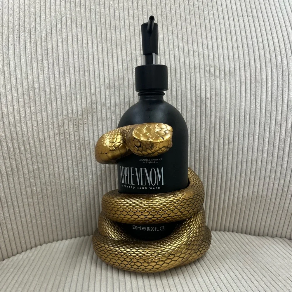 NWT ⚜️🖤⚜️ Asquith & Somerset Apple Venom Scented Hand Wash